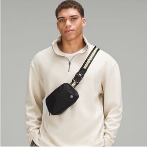 Lululemon Everywhere 1L Belt Bag